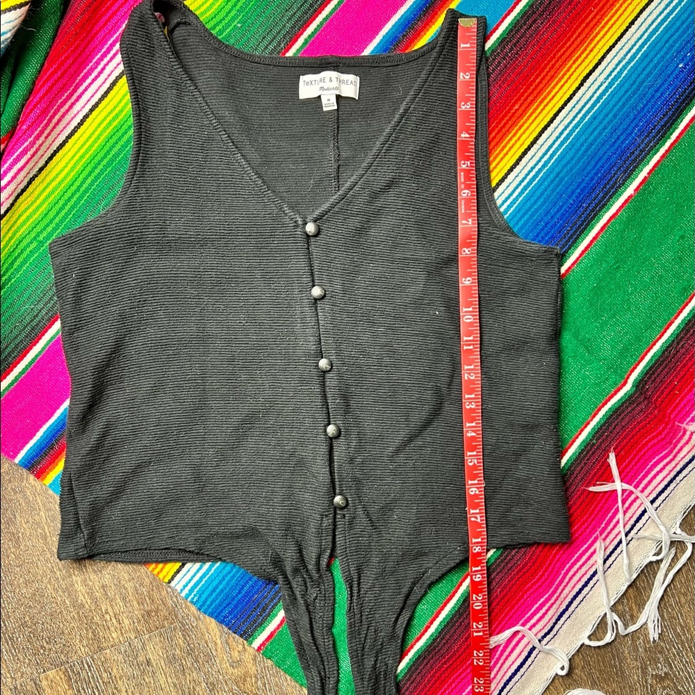 Texture & Thread | Button-Front Tie Tank Top - Picture 8 of 9